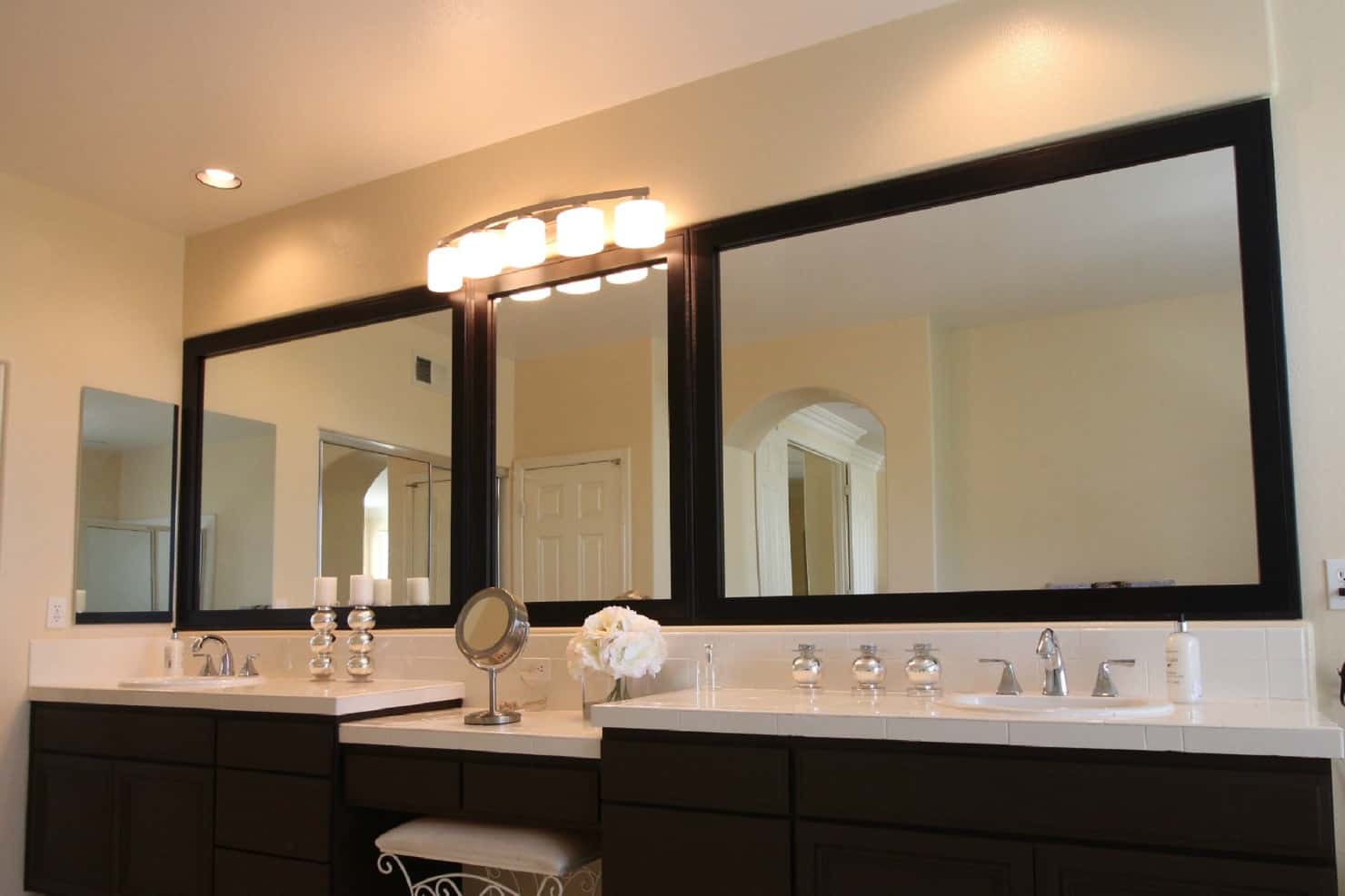 Decorating and Framing Master Bathroom Mirrors - MirrorChic